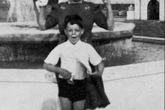 26- John Lennon's early childhood photos