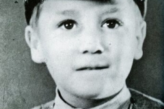 37-John Lennon's early childhood photos