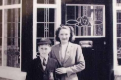38-John Lennon's early childhood photos