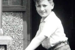 43-John Lennon's early childhood photos