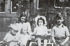 5- John Lennon's birth and early childhood
