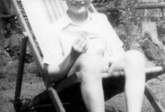 9-John Lennon's early childhood photos