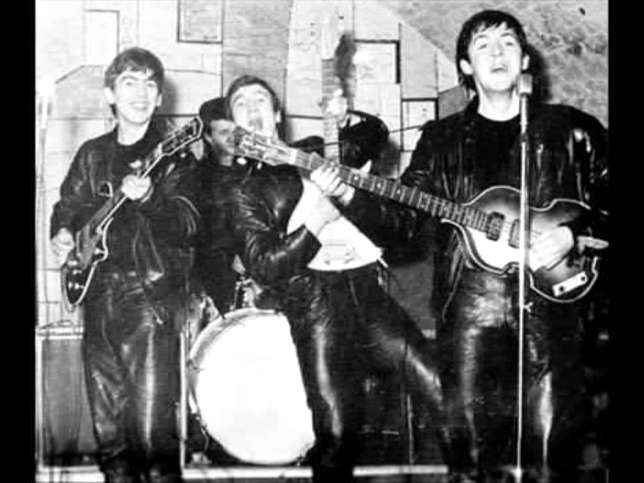 Before members called the band as "The Beatles", The band had many different names.