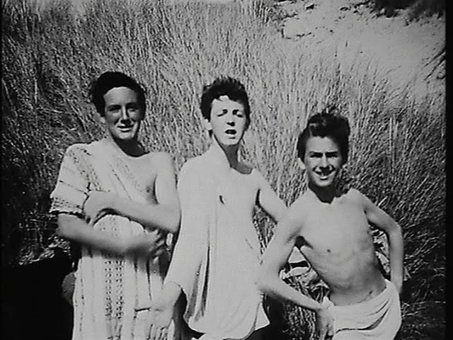 The earliest photo of Paul McCartney and George Harrison together,