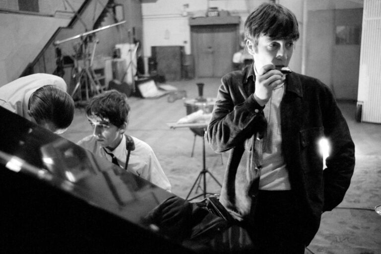 Beatles – Happiness Is A Warm Gun
