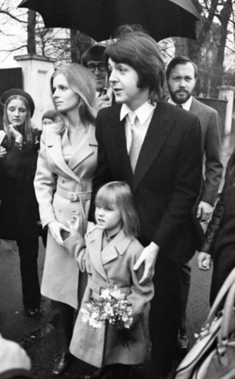 Paul McCartney Marries Linda Eastman March 12 1969